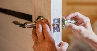 Установка и замена дверной ручки в Балашихе от 277 руб. – Мастер24, монтаж фурнитуры, недорого